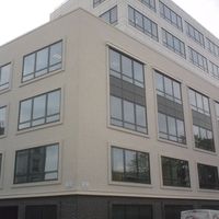 Ein Gebäude was mit den Fassadenplatten vom Typ Wolga ausgestattet wurden.